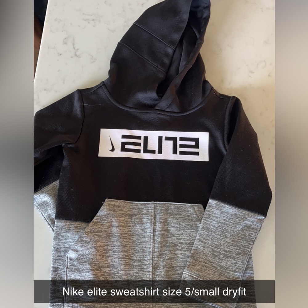 Nike elite sweatshirt size 5 - excellent condition, like new